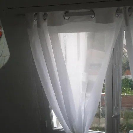 Apartamento De 2 Luminoso